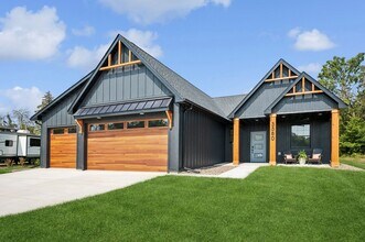 Building Photo - Stunning New Construction Home For Rent in White Bear Lake - One Level Living!