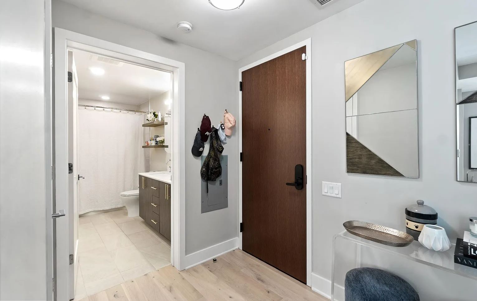 Building Photo - 1211 Van St SE