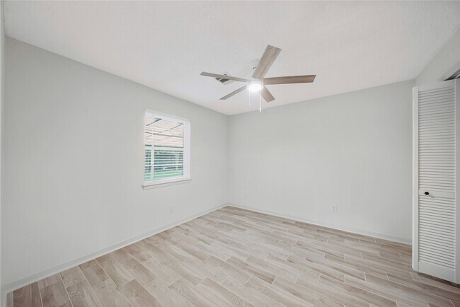 Building Photo - 9631 Truscon Dr