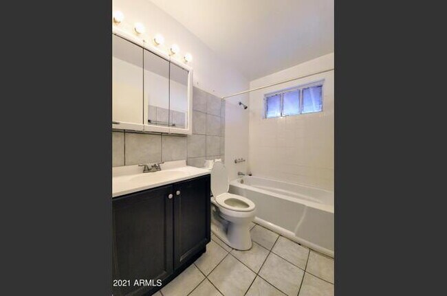 Building Photo - COMING SOON 3-Bedroom 2-bath REMODELED HOUSE