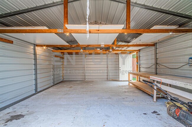 Building Photo - Beautifully Updated 3/2/2 in Bedford Ready...