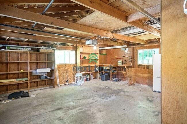 Building Photo - 3 Bed, 2.5 Bath Single Family Available fo...