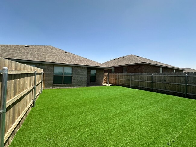 Building Photo - 2005 Aberdeen Ave