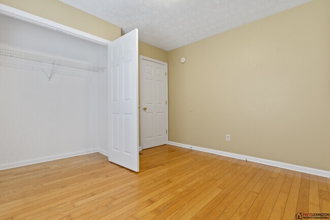 Building Photo - 531 Bell Pl Dr
