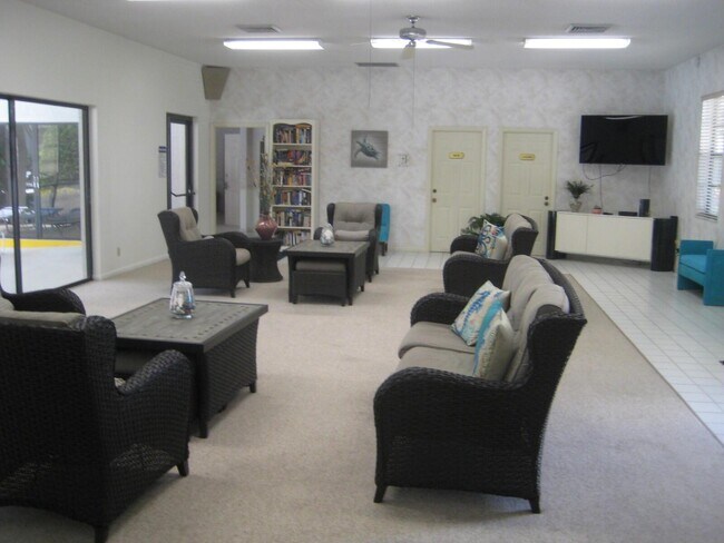 Building Photo - 3520 Whitehall Dr