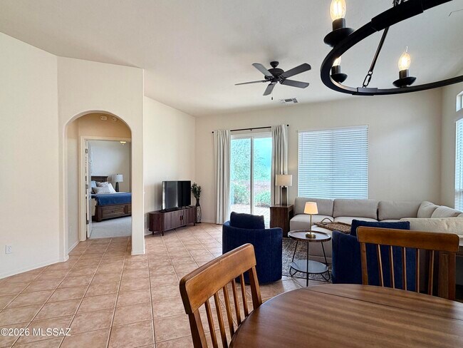 Building Photo - 13009 N Desert Flora Ln