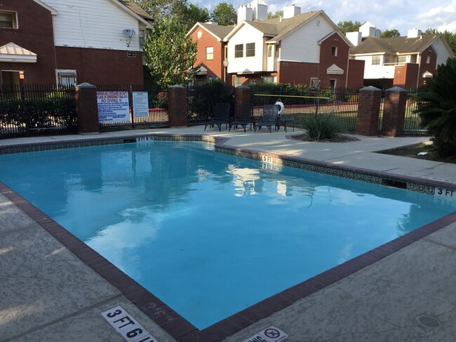 Community pool - 1103 Dulles Ave