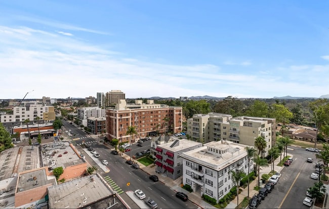 Building Photo - 475 Redwood St