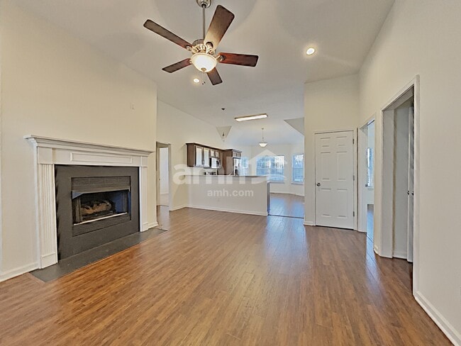 Building Photo - 434 Parrish Hill