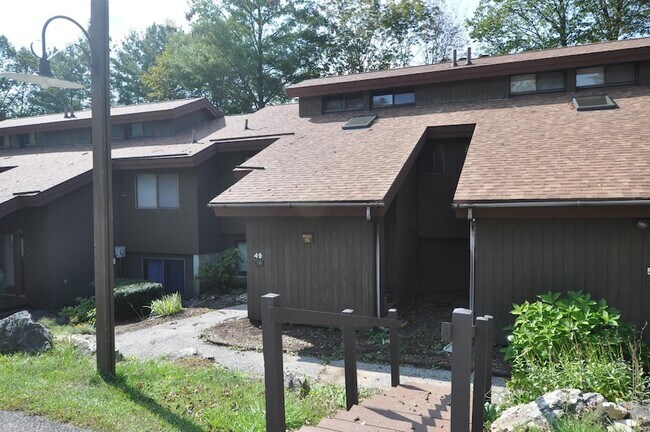 Building Photo - 55 Murray Hill Woods Rd