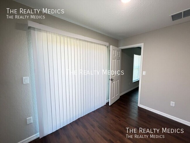 Building Photo - 13585 SW 42 Ave