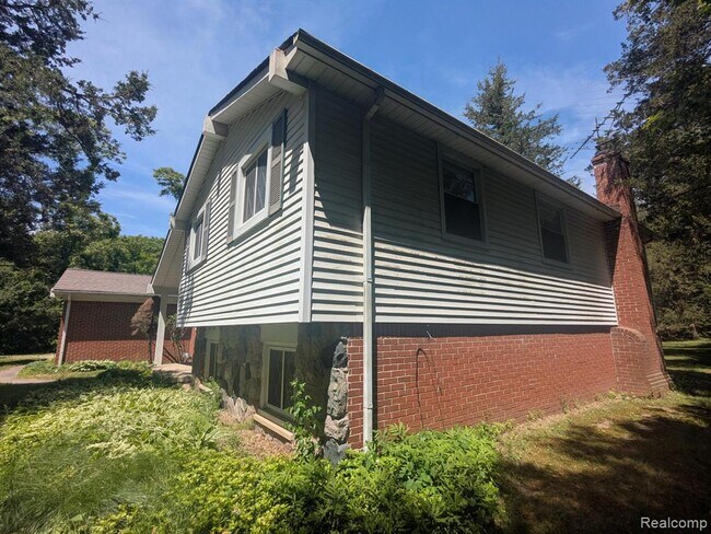 Building Photo - 3211 McCluskey