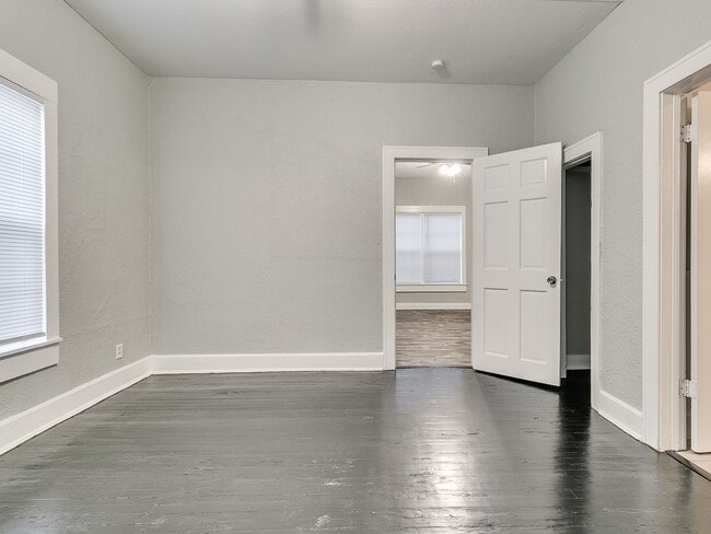 Building Photo - 3 Bedroom 1 Bath home in Shawnee!