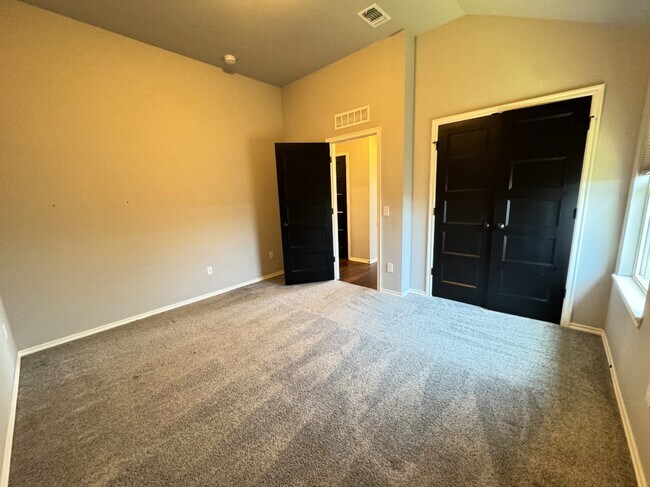 Building Photo - 1104 Black Mesa Rd