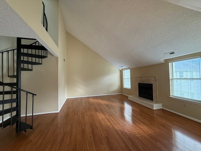 Building Photo - 709 Eagles Chase Dr