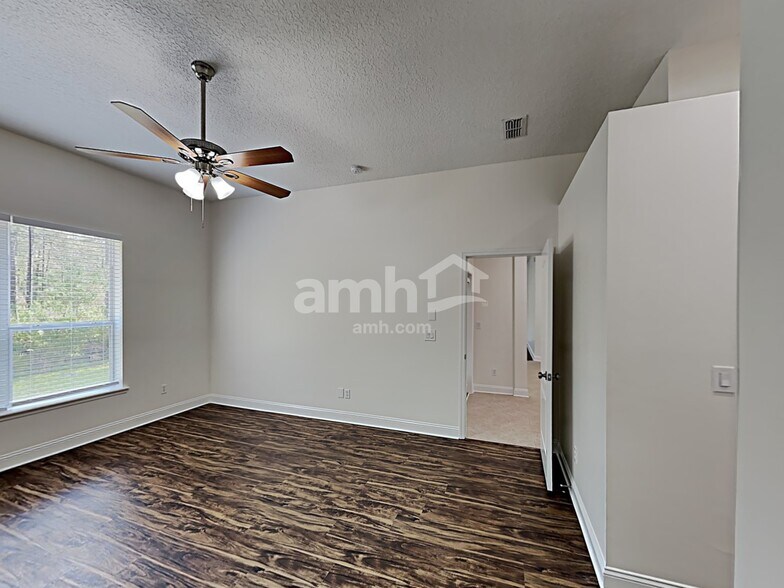 Building Photo - 604 Battersea Dr