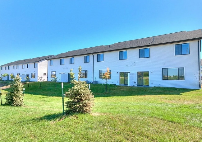 Building Photo - 6951 Bluebell Ct