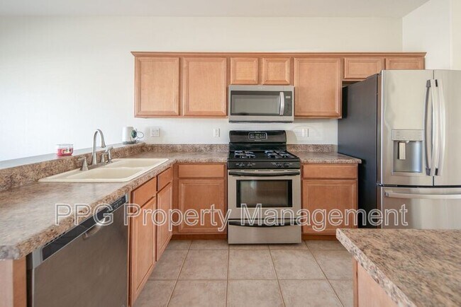 Building Photo - 14555 W Ventura St