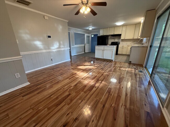 Building Photo - 209 Allendale Dr