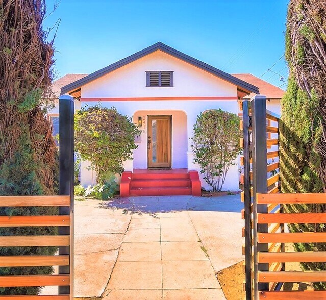 Primary Photo - 2418 Fairmount St