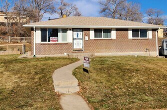 Building Photo - Great home in very desired area!