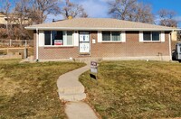 Building Photo - Great home in very desired area!