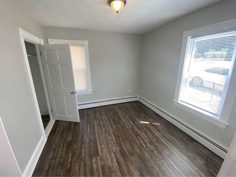 Bedroom 1 - 17 School Street