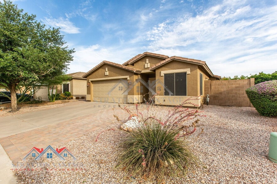 Building Photo - 2105 W Allens Peak Dr