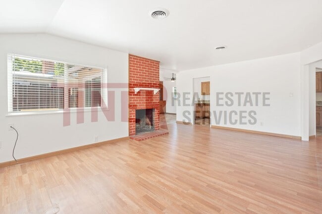 Building Photo - 3413 Windsor Dr