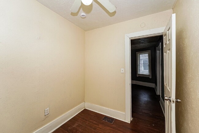 Building Photo - 6010 Wakefield Ave