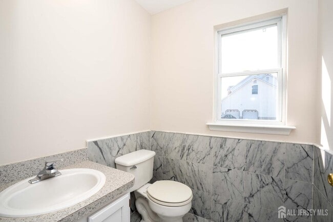 Building Photo - 27 Samantha Dr