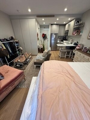 Building Photo - 267 Newbury St