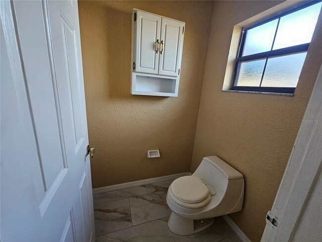 Building Photo - 2940 Dupont St