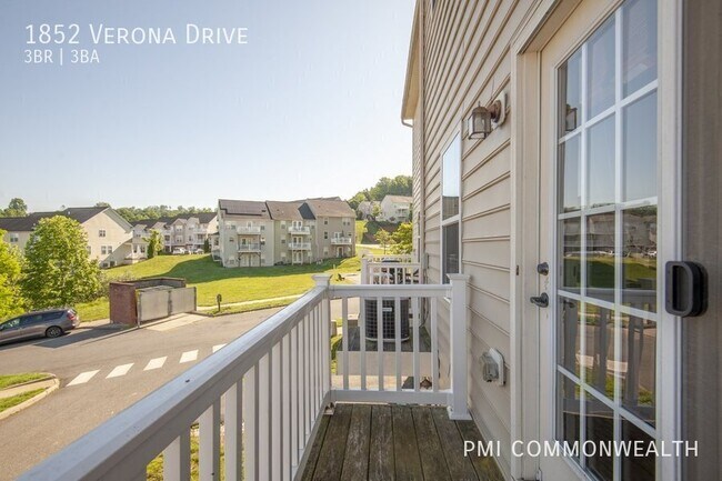 Building Photo - 1852 Verona Dr