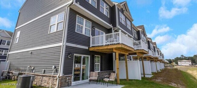 Building Photo - 10 Baybreeze Dr