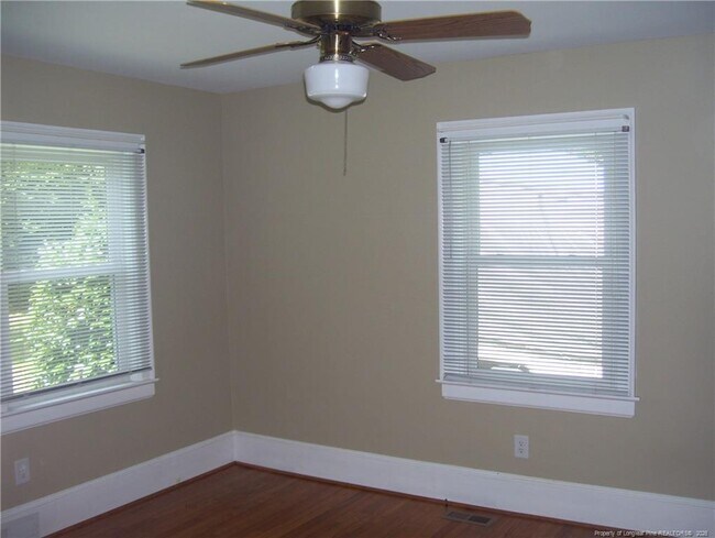 Building Photo - 203 Sherman Dr