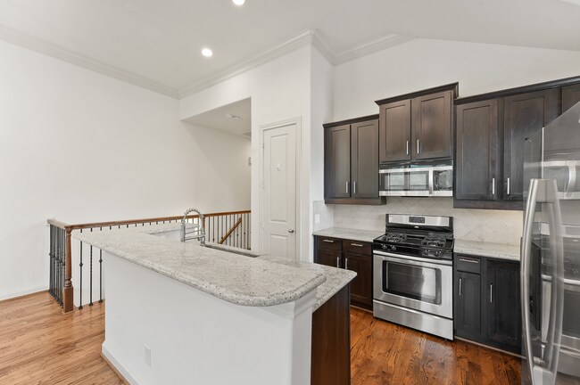 Building Photo - Awesome Two Story town home located in the heart of the city!