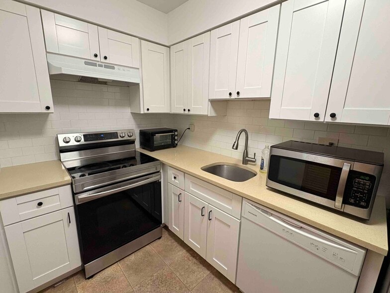 Kitchen - 1110 Joseph Rd