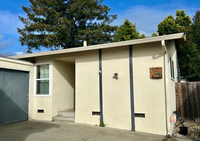 Building Photo - Excellent Castro Valley location!  Close t...