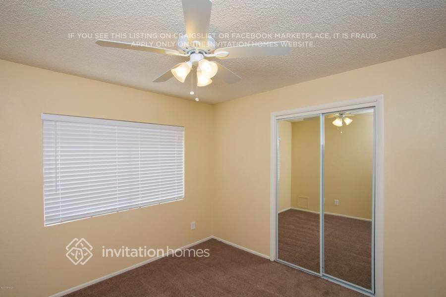 Building Photo - 5420 W Desert Cove Ave