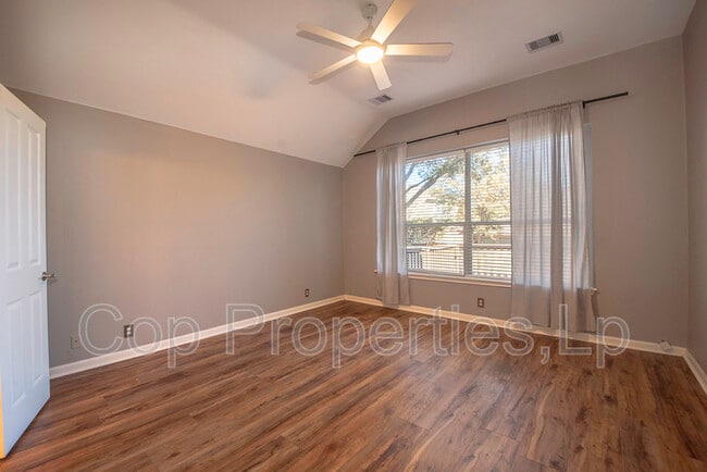 Building Photo - 1926 Simpson Trail