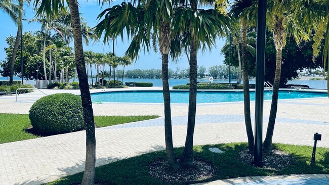 Building Photo - 2451 Brickell Ave