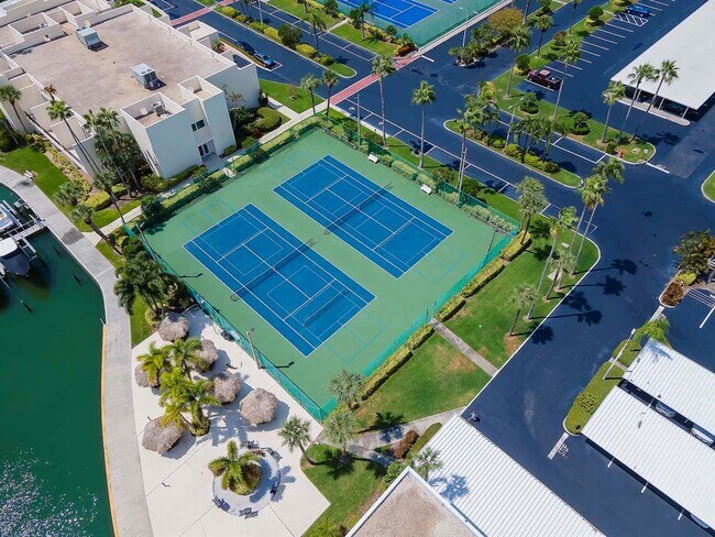 Building Photo - 7540 Bay Island Dr S