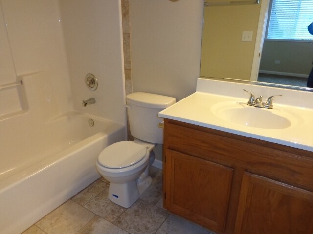 Building Photo - 2201 Oak Leaf Ln
