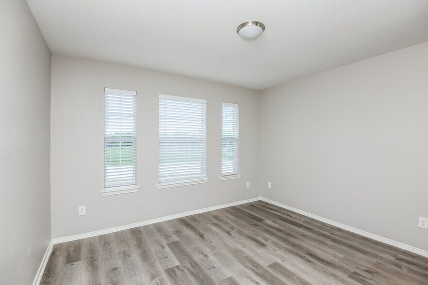 Building Photo - 1205 Artesia Dr