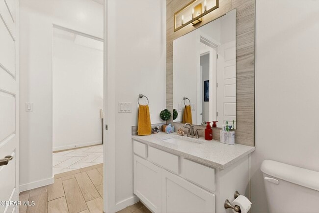 Building Photo - 905 Witton Pl