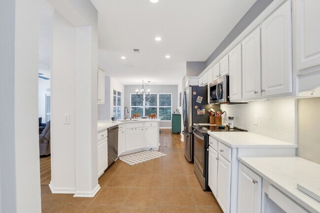 Building Photo - 24 Sweetwater Ct