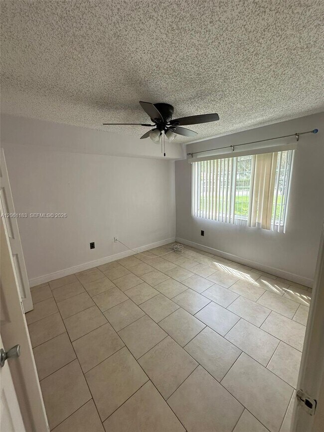 Building Photo - 5005 Wiles Rd
