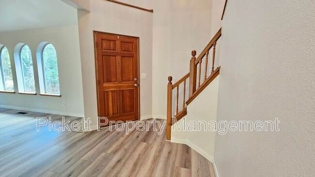 Building Photo - 4755 NW Hosman Cir