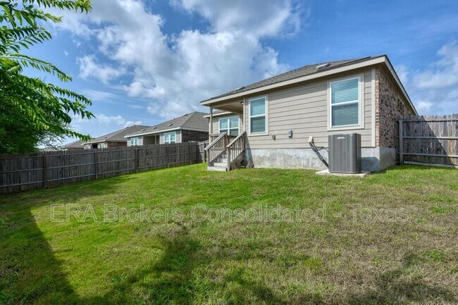 Building Photo - 242 Holland Pk